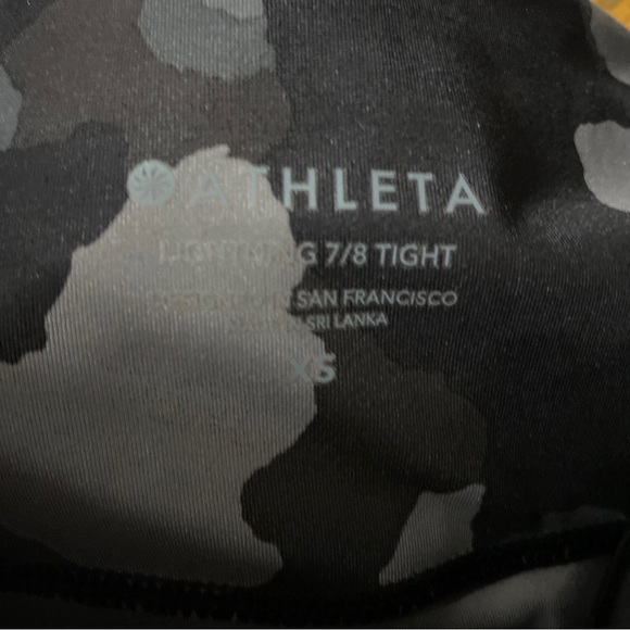 Athleta Camo Lightning 7/8 Tight Size XS - Picture 6 of 9